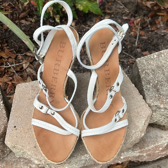 Burberry Nova Check Wedges w/ COE - Picture 8 of 14